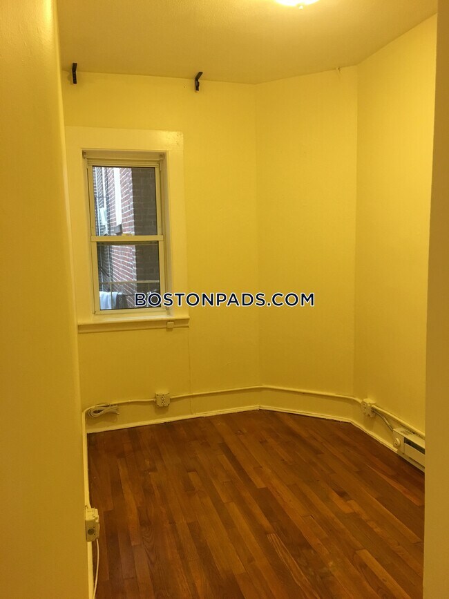 Building Photo - 159-161 Endicott St