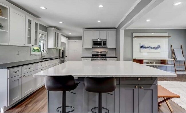 Foto del edificio - 6858 Lockridge Dr NW