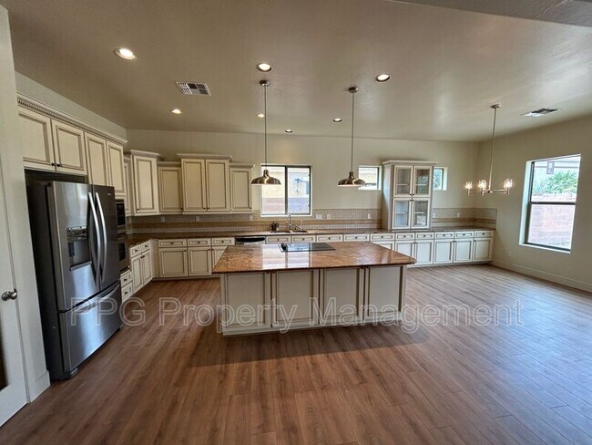 Foto del edificio - 4332 N 154th Ave
