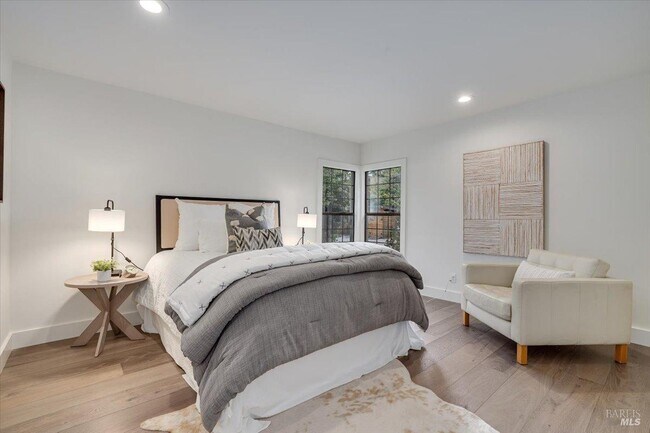 Foto del edificio - 1280 Davis Ln