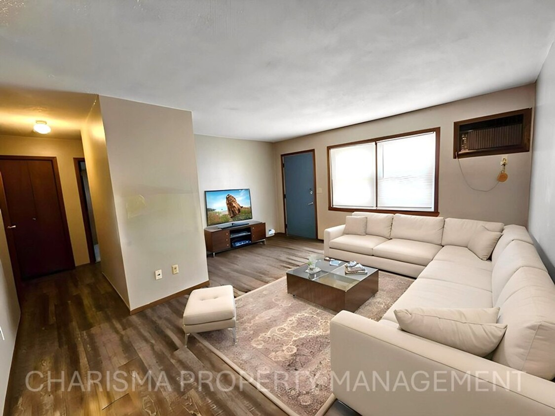 Foto principal - 1 BD, 1 BA WALK IN LEVEL UNIT IN GARRETSON...