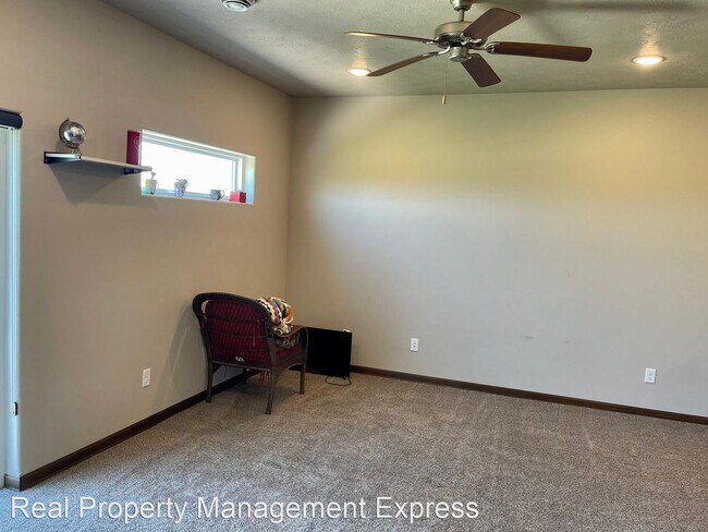 Building Photo - 3 br, 2.5 bath House - 5424 S Seville Pl
