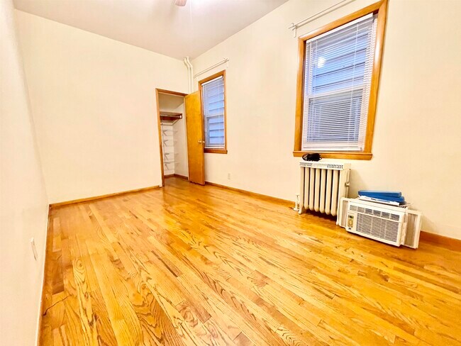 Foto del edificio - 1114 John F. Kennedy Blvd