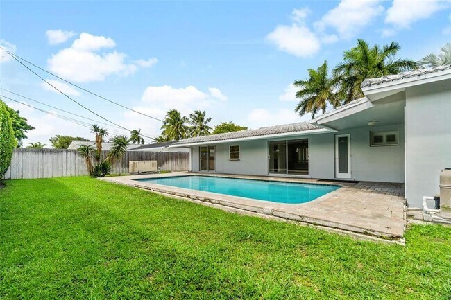 Foto del edificio - 5807 NE 21st Ave