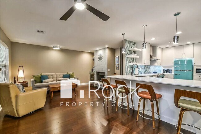 Foto del edificio - Urban Living in Downtown OKC - 3 Bedrooms/2 Bathrooms with Reserved Covered Parking - *Half Off 1...