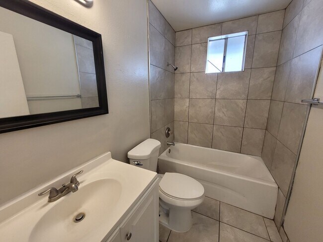 Building Photo - 122