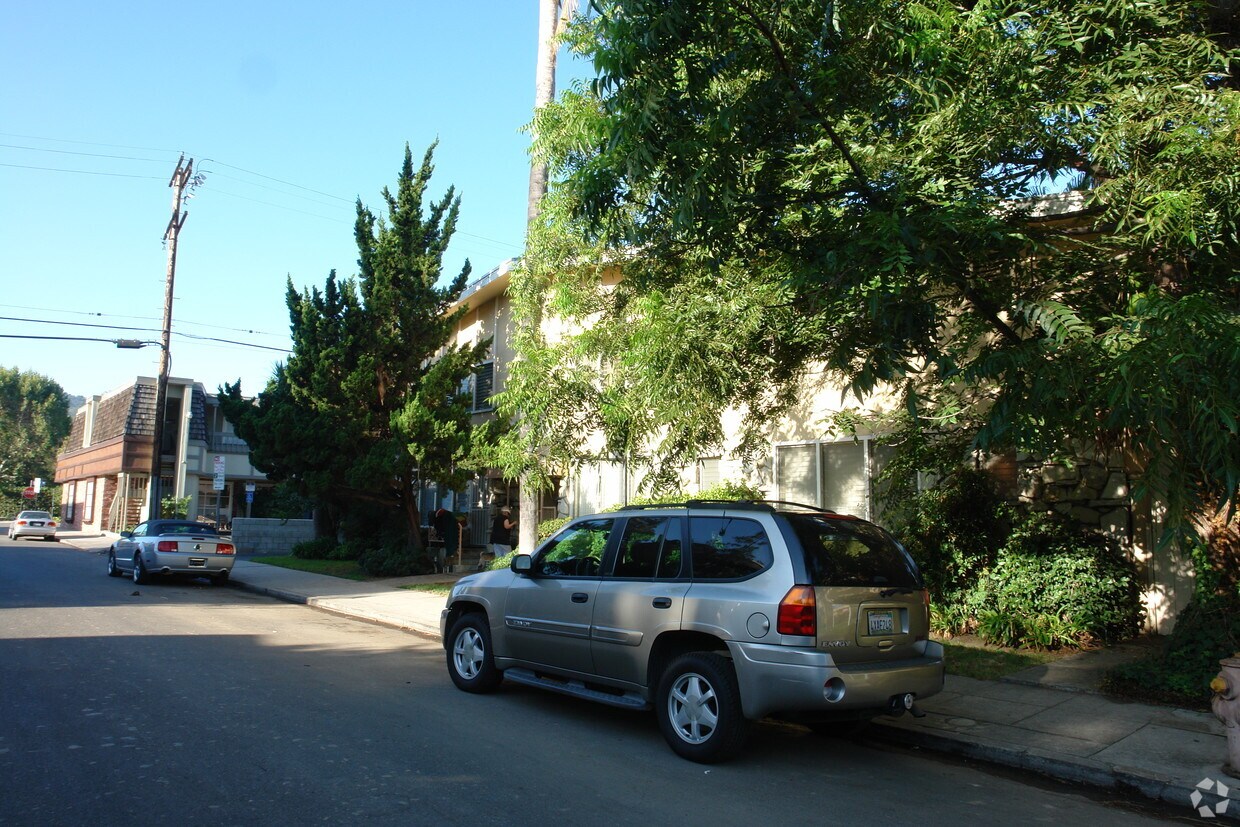 Foto del edificio - 4221 Longridge Ave