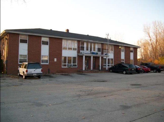 Primary Photo - 2035 Eastman Ave