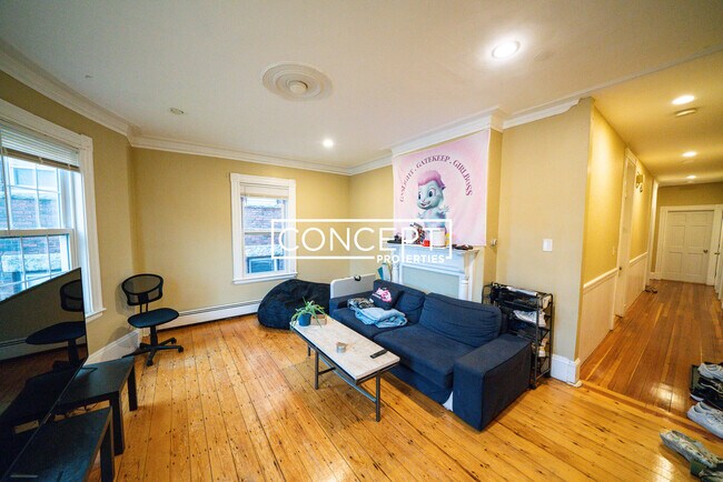 Building Photo - 135 St Alphonsus St