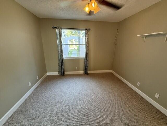 Foto del edificio - 1045 Island Manor Dr