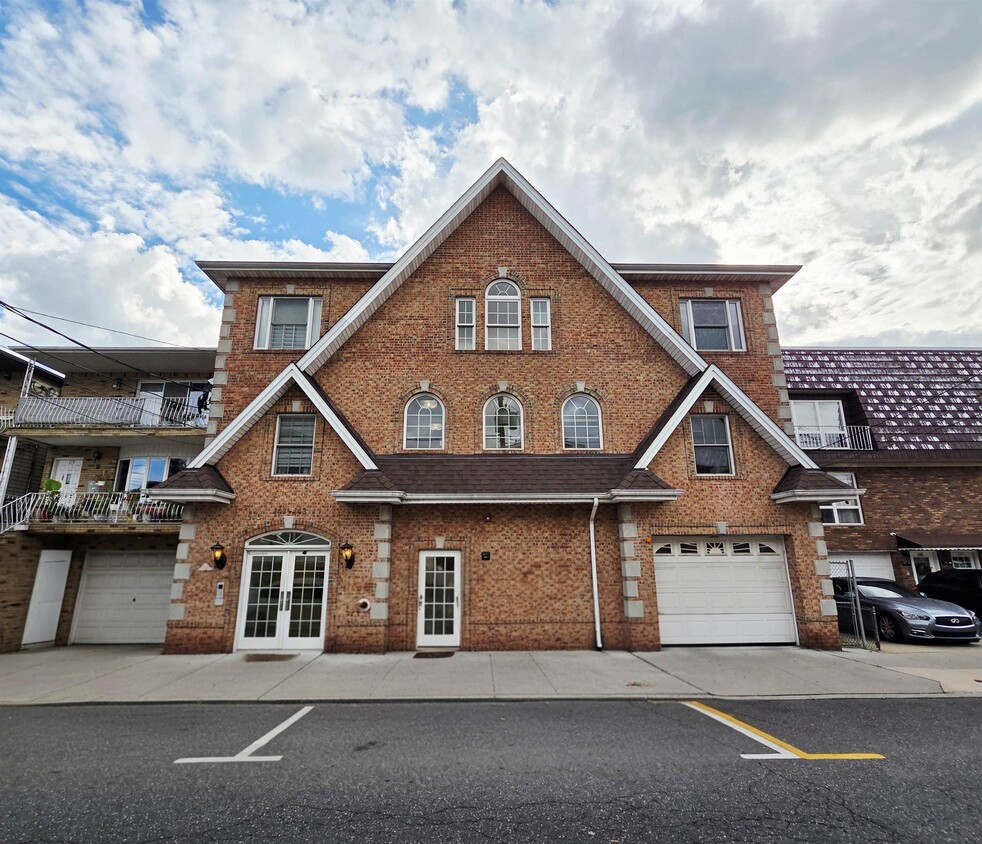 Foto principal - 141 68th St