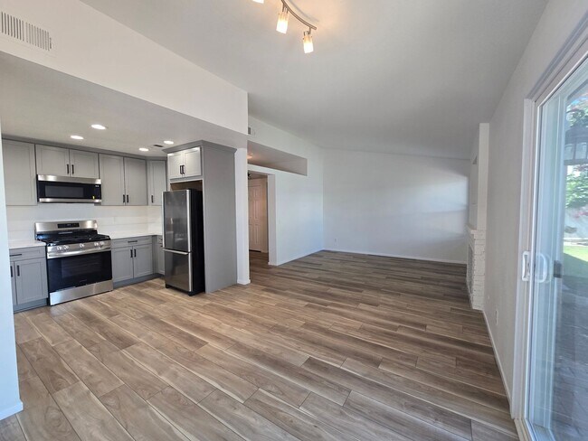 Foto del edificio - Charming Single Story Home in Mission Grove