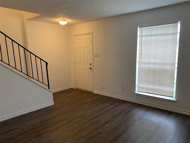 Building Photo - 7343 Chasewood Dr
