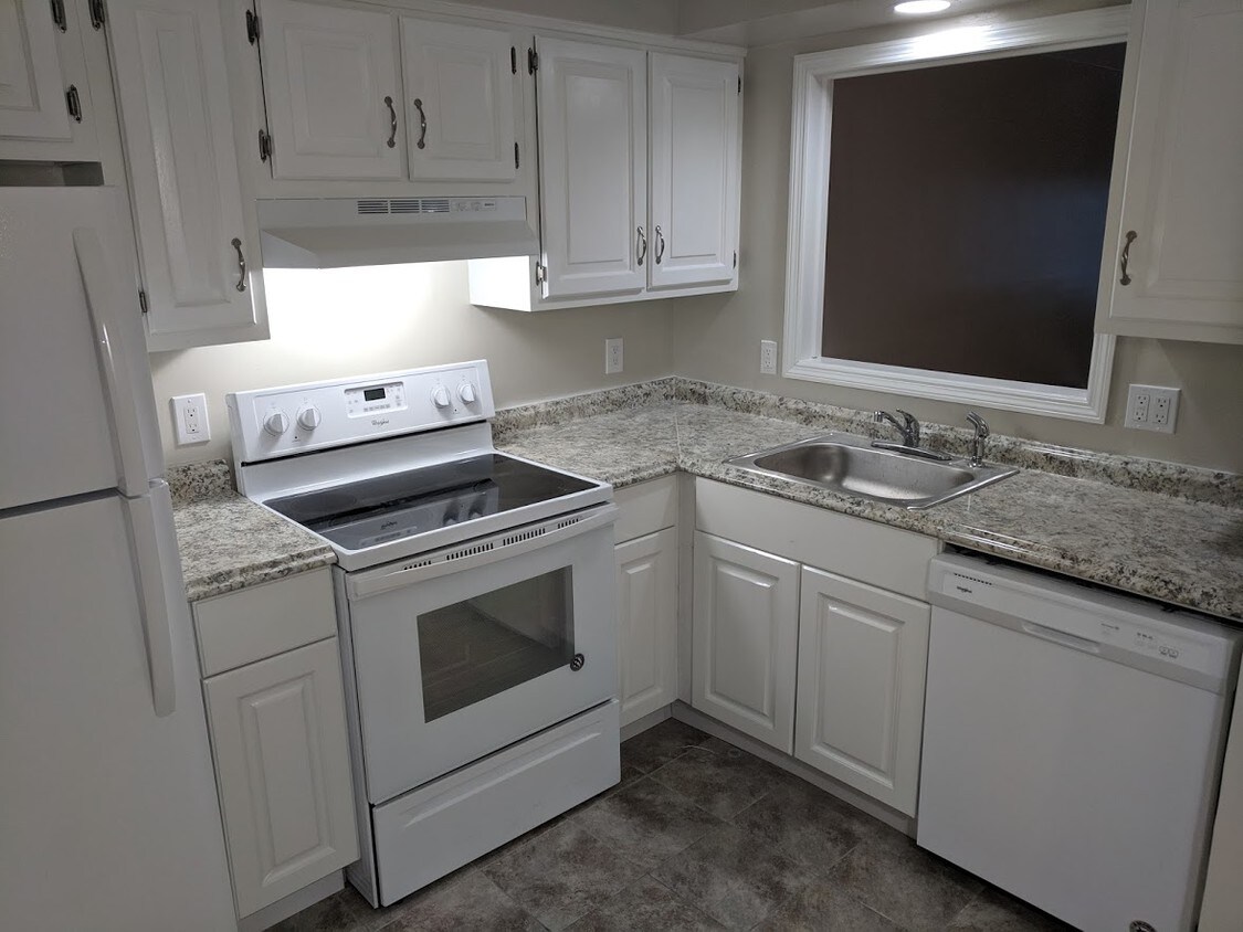 55 Mill Plain Rd, Danbury, CT 06811 Condo for Rent in Danbury, CT