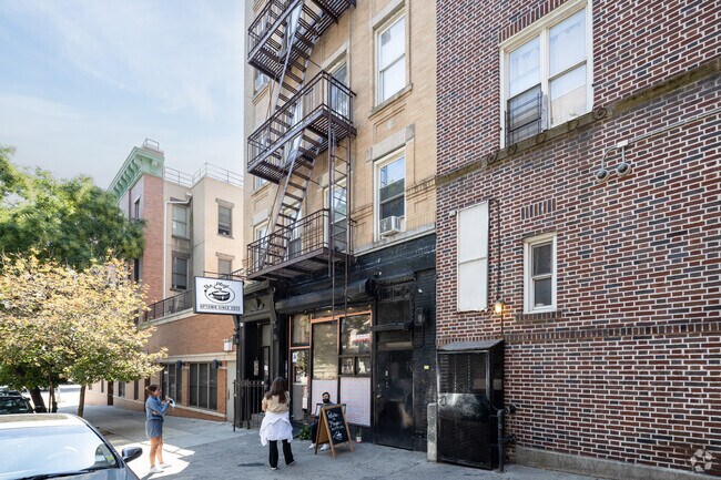 Building Photo - 502 W 167th St