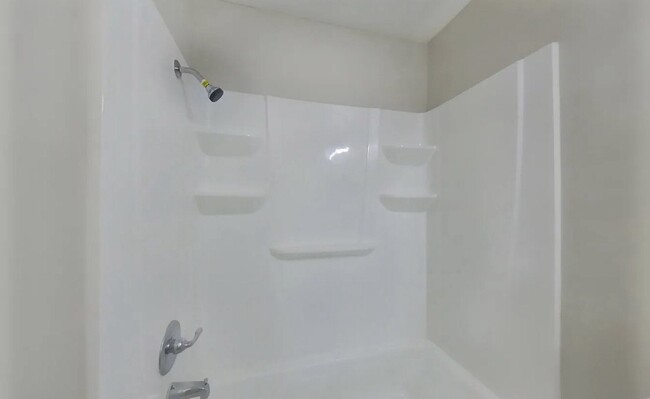 Foto del edificio - MOVE IN READY