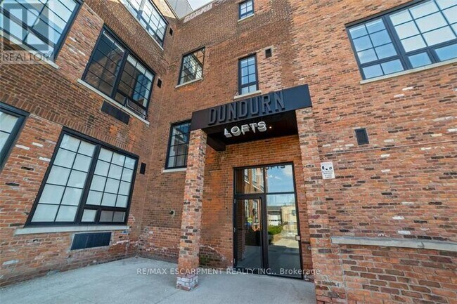 Photo du bâtiment - 220 Dundurn St S