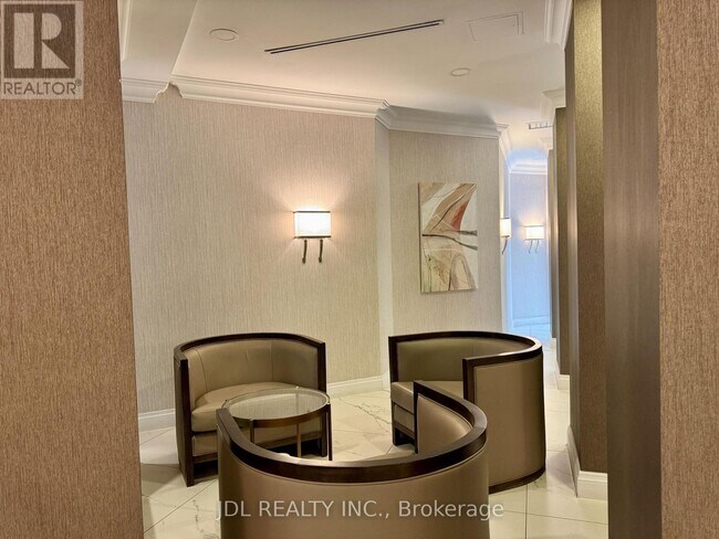 Building Photo - 45-2845 Kingsbridge Garden Cir