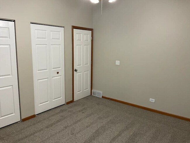 Foto del edificio - 6707 Rosebud Ave