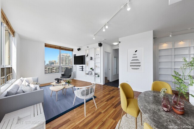 Foto del edificio - 330 W Grand Ave