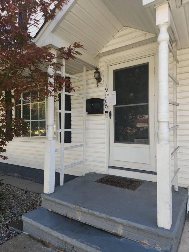 Building Photo - Charming 3-Bedroom Property in Prime Location
