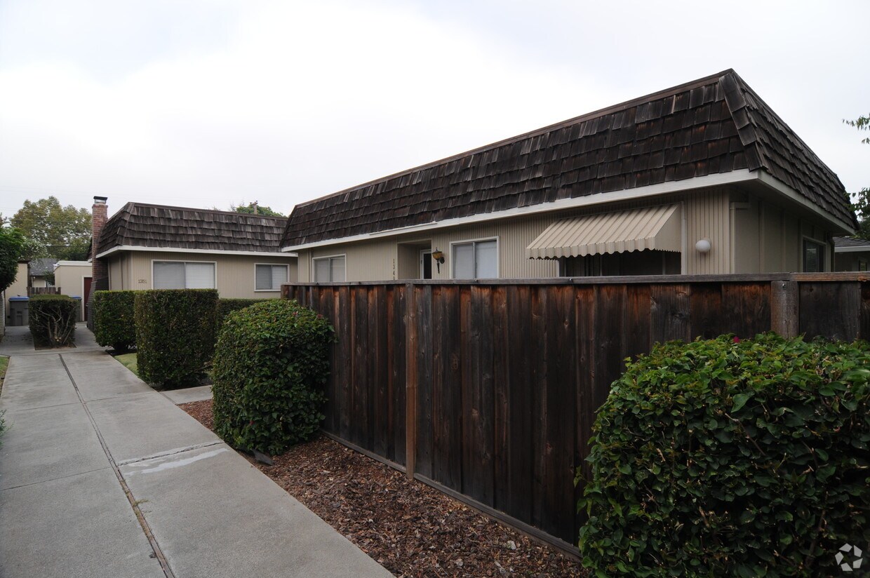 Building Photo - 1349-1351 Essex Way