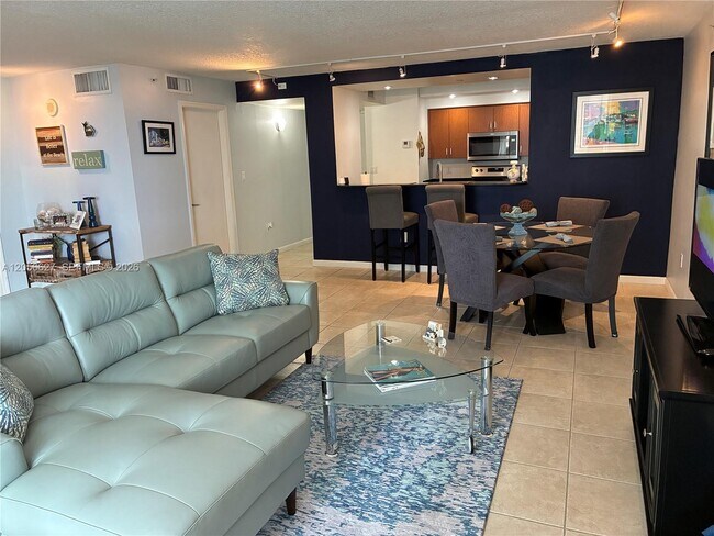 Foto del edificio - 6917 Collins Ave