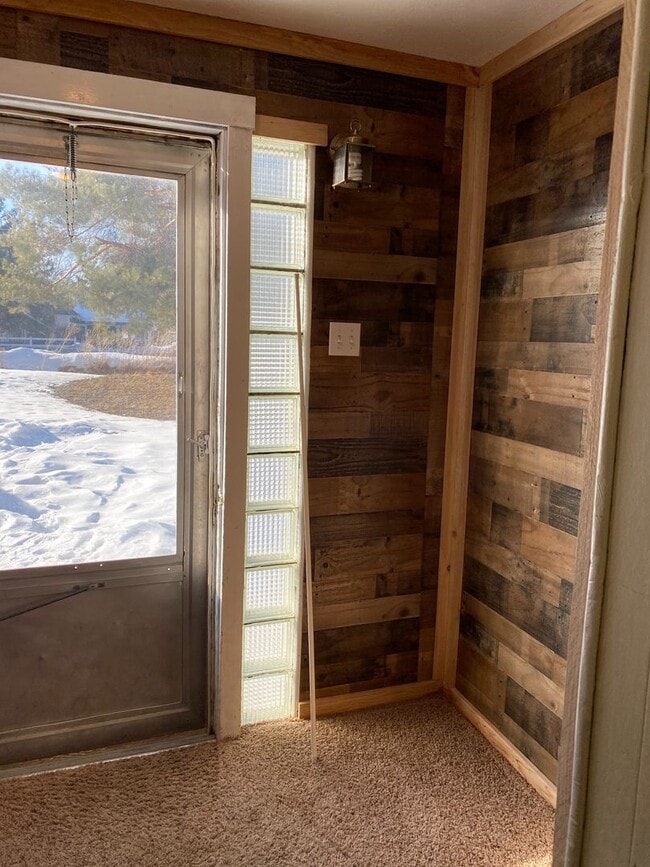 Building Photo - Cozy 2-Bedroom Home with Spacious Yard – C...