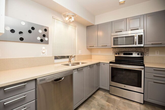 Foto del edificio - 1741 Brookhaven C