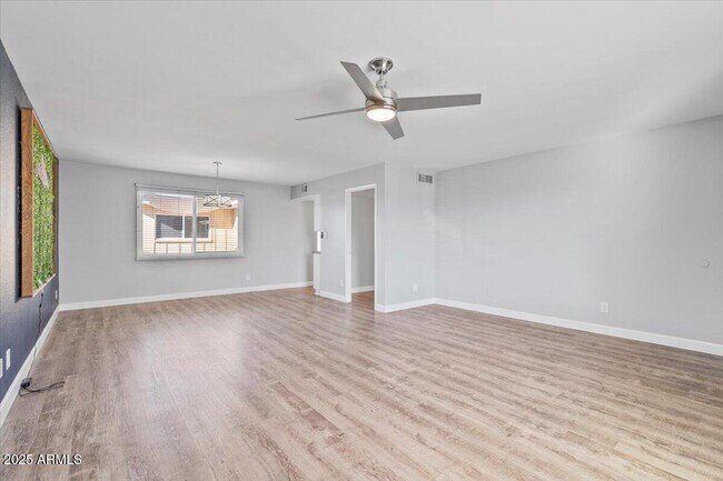 Foto del edificio - 5047 N 83rd St