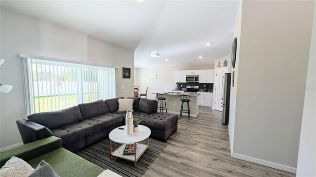 Foto del edificio - 5365 Maddie Dr