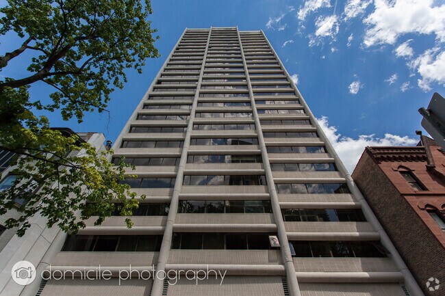 Building Photo - 1415 N Dearborn St