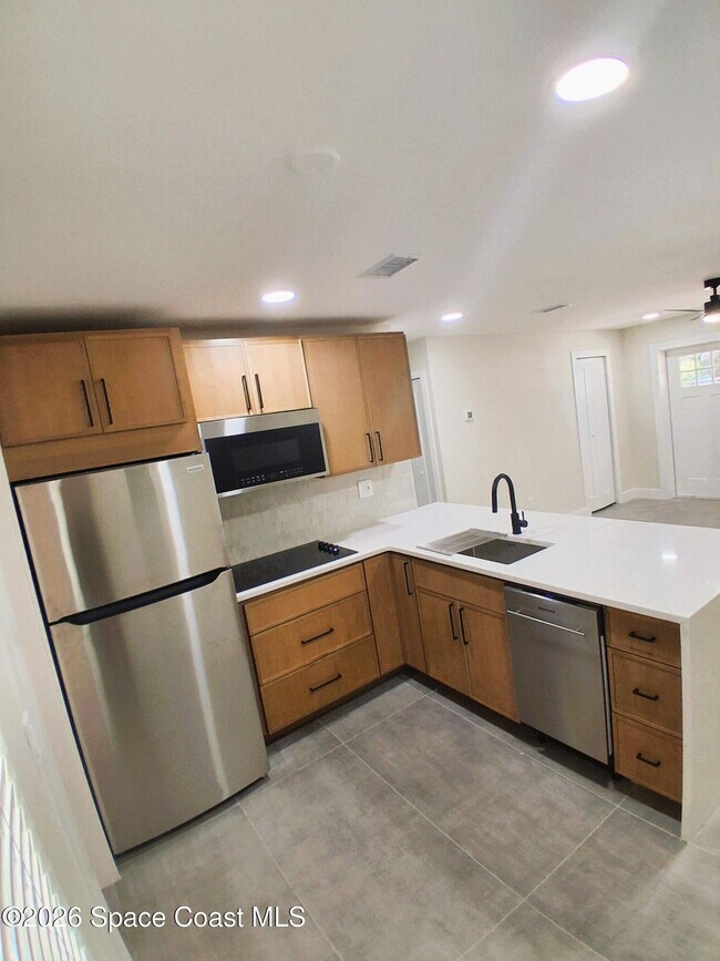Building Photo - 388 Hibiscus Ave
