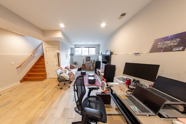 Foto del edificio - Beautiful West Humboldt Park Single Family Home