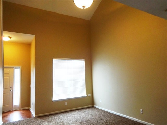 Building Photo - 578 English Oak Cir