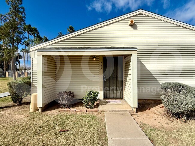 Building Photo - 753 E Woodman Dr