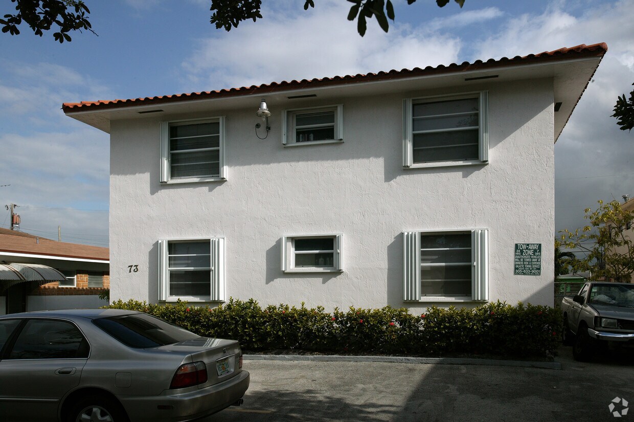 Building Photo - 73 W 30th St