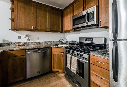 Foto principal - 214 E Chestnut St