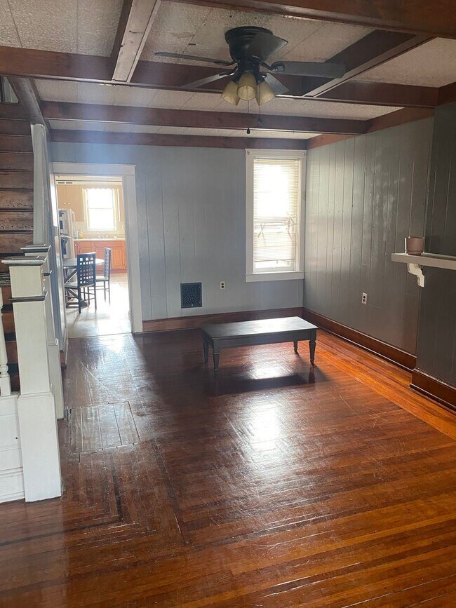 Building Photo - 3 br, 1 bath House - 718 1/2  EAST END AVENUE