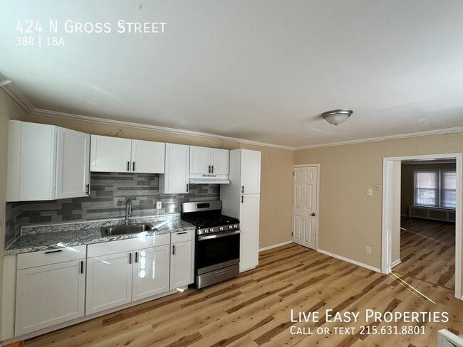 Building Photo - 424 N Gross St