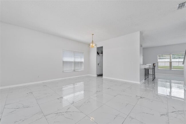 Building Photo - 746 Lockbreeze Dr