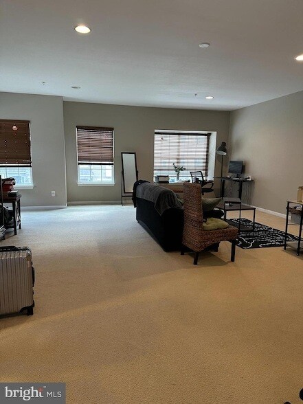 Foto del edificio - 526 S Twin Lakes Blvd