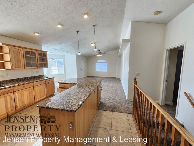 Building Photo - 3 br, 2 bath House - 358 North Dover Lane