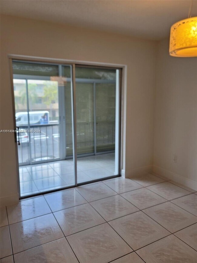 Foto del edificio - 8401 SW 107th Ave