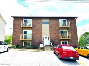 Building Photo - 105 Wildwood Dr