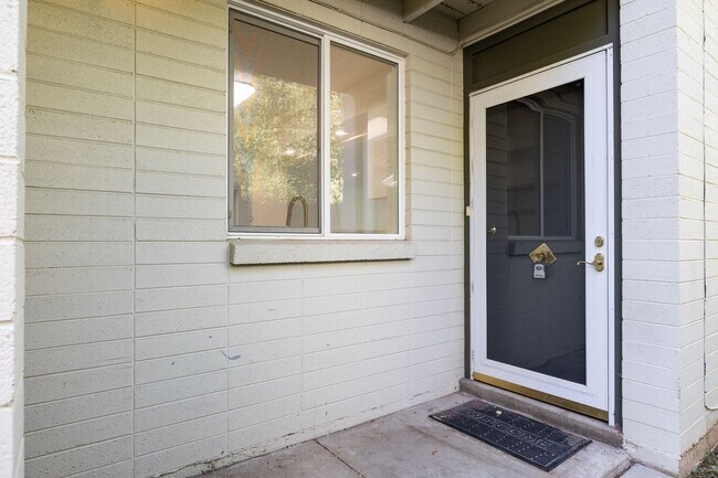 Foto del edificio - 2010 Laurelhurst Dr E