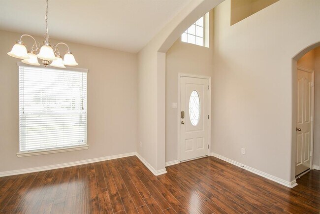 Building Photo - 6003 Hickory Hollow Dr