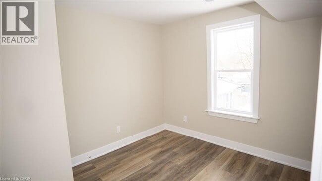 Building Photo - 237 Hellems Ave