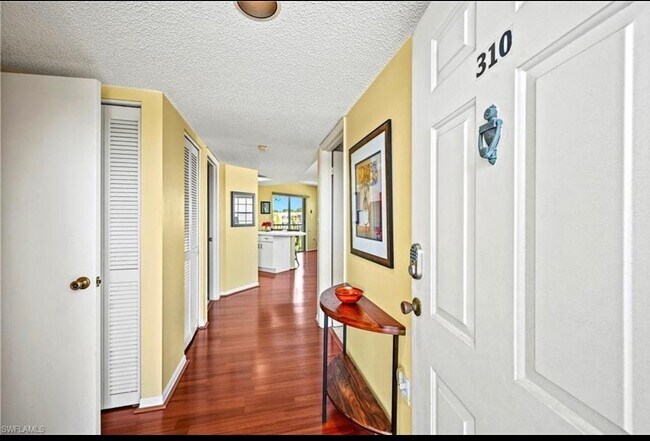 Foto del edificio - 481 Quail Forest Blvd