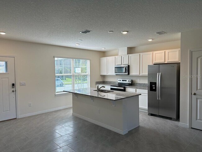 Foto del edificio - 17077 Water Spring Blvd